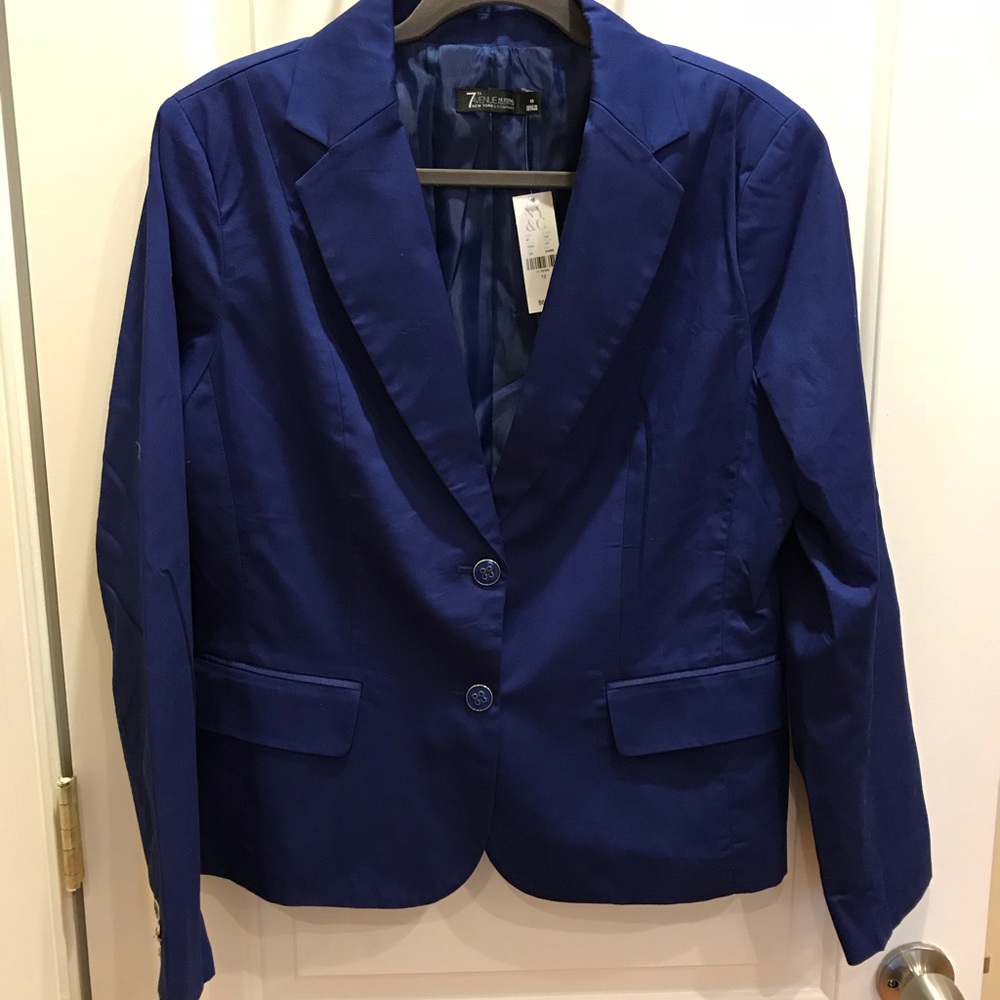 Beautiful blue blazer!!